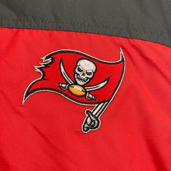 NFL Tampa Bay Buccaneers Reversible Zip Up Puffer Vest Red Gray Mens 2XL - Picture 2 of 9